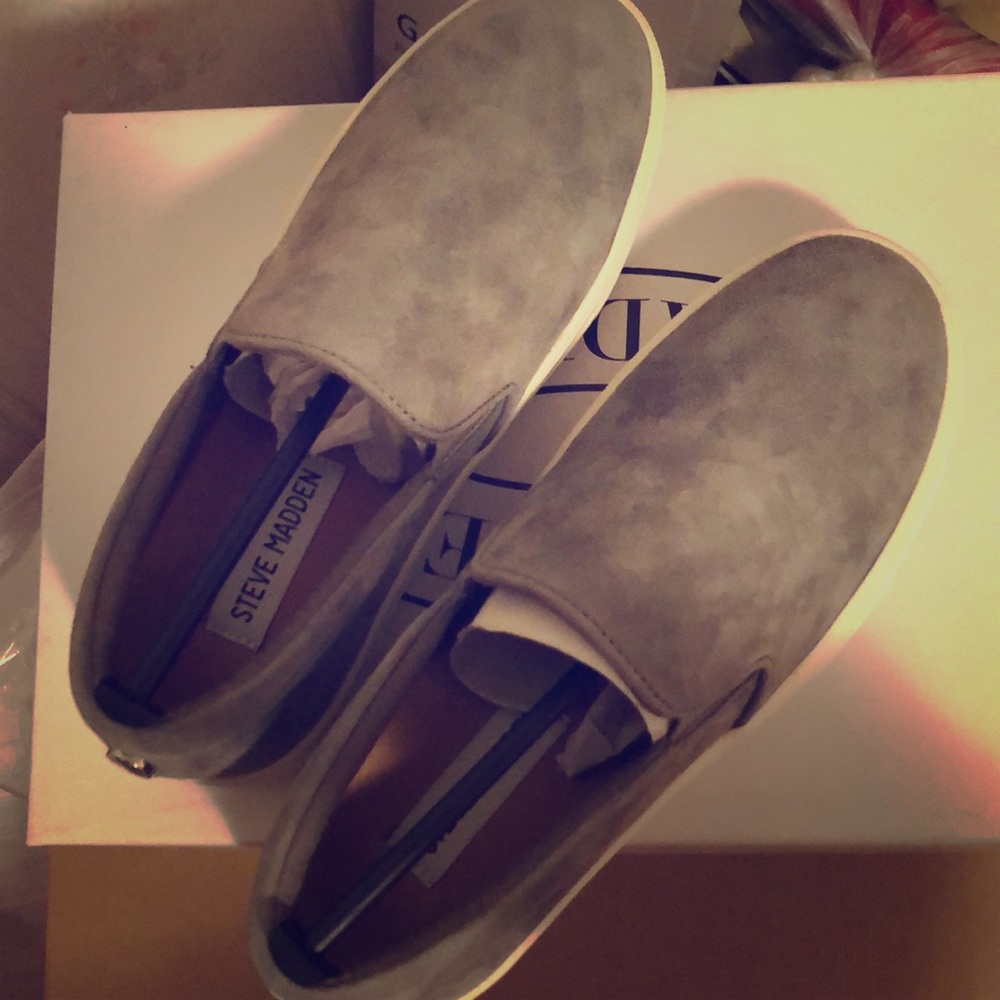 Gray steve madden suede slip on sneakers